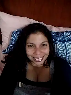 Snapshot of Carliina_Soussa chatting on 03.12.25 Carliina Soussa online show from 03.12.25