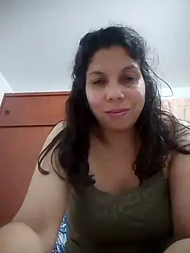 Snapshot of Carliina_Soussa chatting on 03.15.25 Carliina Soussa online show from 03.15.25