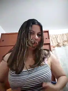 Snapshot of Carliina_Soussa chatting on 09.19.25 Carliina Soussa online show from 09.19.25