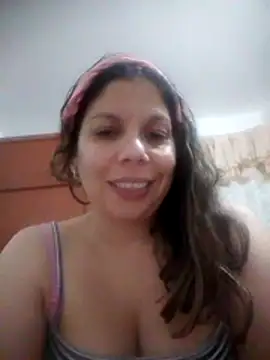 Snapshot of Carliina_Soussa chatting on 10.24.25 Carliina Soussa online show from 10.24.25