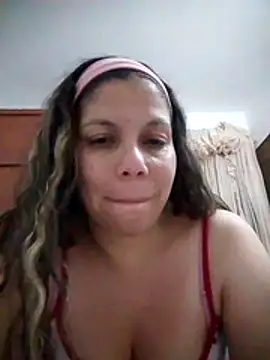 Snapshot of Carliina_Soussa chatting on 11.30.25 Carliina Soussa online show from 11.30.25