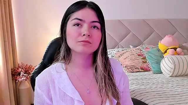 Lau Bee online show from 12.13.24