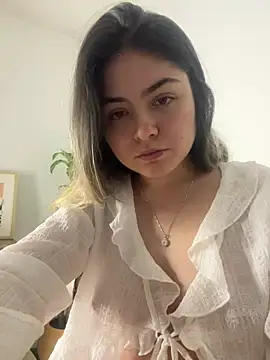 Lau Bee online show from 01.17.25