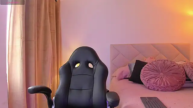 Lau Bee online show from 02.21.25