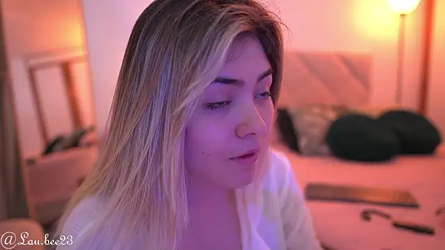 Lau Bee online show from 09.14.25