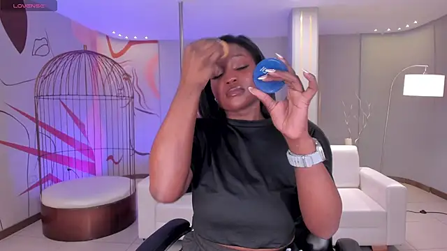 SavannahStorm online show from 11.28.25