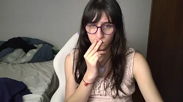 Snapshot of Alice_love29 chatting on 12.09.24 Alice love29 online show from 12.09.24