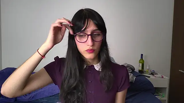 Snapshot of Alice_love29 chatting on 02.19.25 Alice love29 online show from 02.19.25