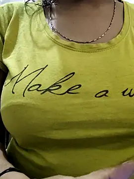 Snapshot of illay_love chatting on 03.14.25 illay love online show from 03.14.25