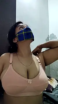 Snapshot of illay_love chatting on 03.20.25 illay love online show from 03.20.25