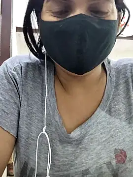 Snapshot of illay_love chatting on 10.21.25 illay love online show from 10.21.25