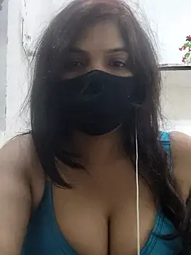 Snapshot of illay_love chatting on 10.28.25 illay love online show from 10.28.25