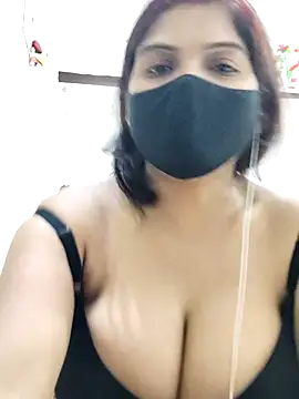 Snapshot of illay_love chatting on 10.31.25 illay love online show from 10.31.25