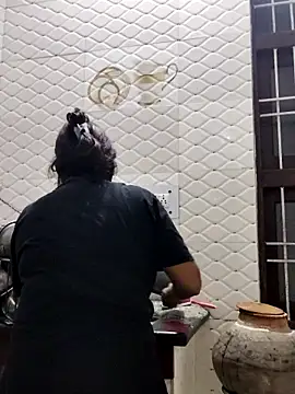 Snapshot of illay_love chatting on 11.22.25 illay love online show from 11.22.25