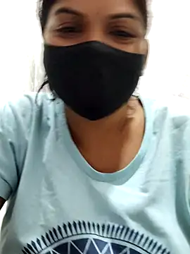 Snapshot of illay_love chatting on 11.28.25 illay love online show from 11.28.25