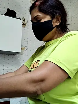 Snapshot of illay_love chatting on 12.01.25 illay love online show from 12.01.25