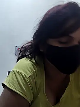 Snapshot of illay_love chatting on 12.14.25 illay love online show from 12.14.25