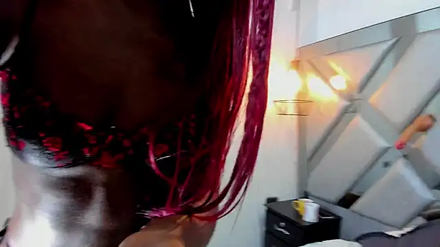 Snapshot of Nahomi-Hill chatting on 09.10.25 Nahomi-Hill online show from 09.10.25