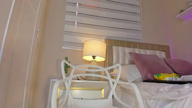 zoe sky  online show from 02.22.25