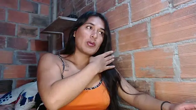 Snapshot of _karolxxx_ chatting on 02.12.25 karolxxx online show from 02.12.25