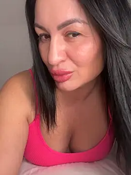 Snapshot of Helena7077 chatting on 11.25.25 Helena7077 online show from 11.25.25