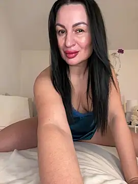 Snapshot of Helena7077 chatting on 02.28.26 Helena7077 online show from 02.28.26