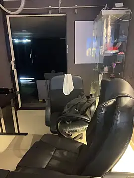 Snapshot of ElaaPerez chatting on 12.18.25 ElaaPerez online show from 12.18.25