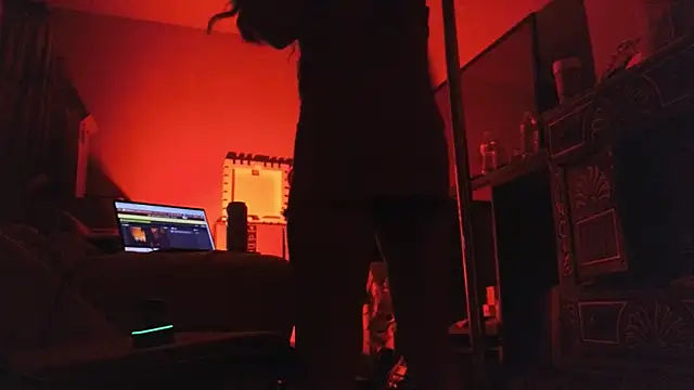 Sandrasaa online show from 11.14.25