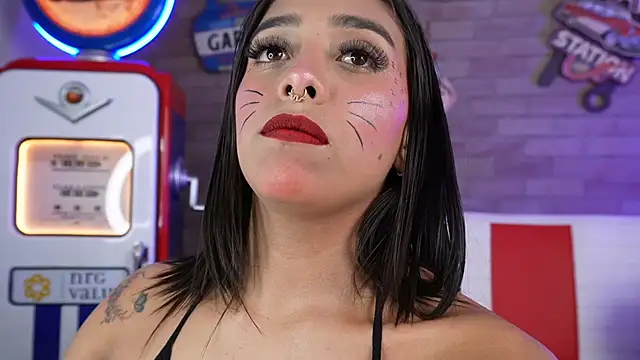 Snapshot of miss_collins chatting on 02.12.26 miss collins online show from 02.12.26