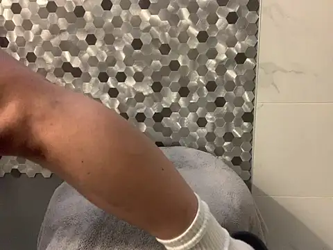 Snapshot of MiguelBlu chatting on 11.09.25 MiguelBlu online show from 11.09.25