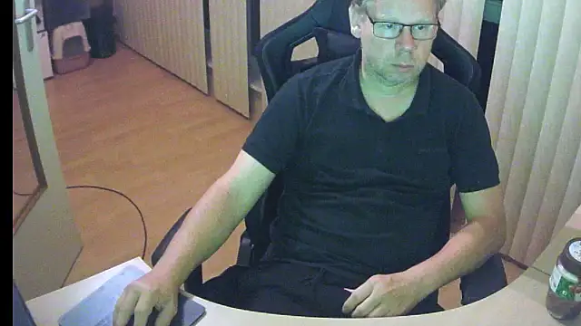 kinkyslet8 online show from 09.18.25