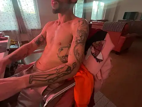 Snapshot of RuffClvb chatting on 12.28.24 RuffClvb online show from 12.28.24