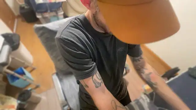 Snapshot of RuffClvb chatting on 02.19.25 RuffClvb online show from 02.19.25