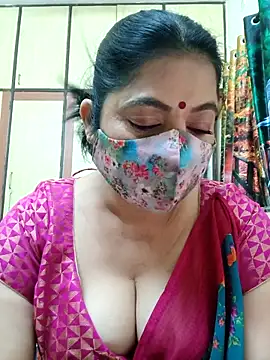 Snapshot of Ratna-777 chatting on 10.13.25 Ratna-777 online show from 10.13.25