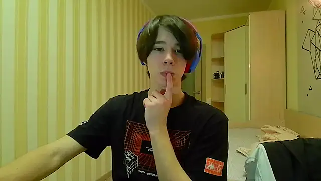 Snapshot of gayGamogey chatting on 03.19.25 gayGamogey online show from 03.19.25