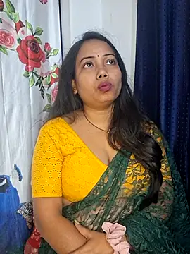 Snapshot of DREAM_GIRL-30 chatting on 11.22.25 DREAM GIRL-30 online show from 11.22.25