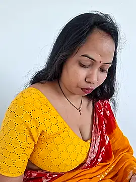 Snapshot of DREAM_GIRL-30 chatting on 11.23.25 DREAM GIRL-30 online show from 11.23.25