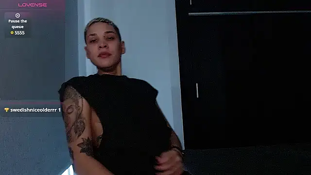 Charlee pink online show from 12.02.24