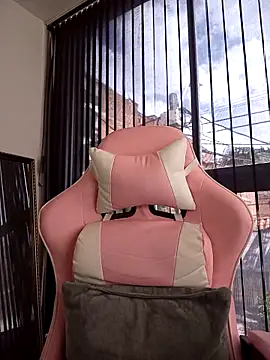 Charlee pink online show from 12.28.24