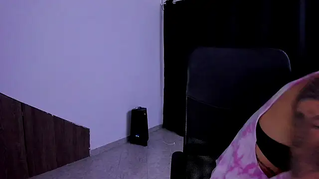 Charlee pink online show from 09.11.25