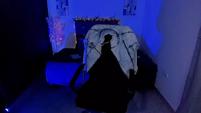 Charlee pink online show from 10.09.25