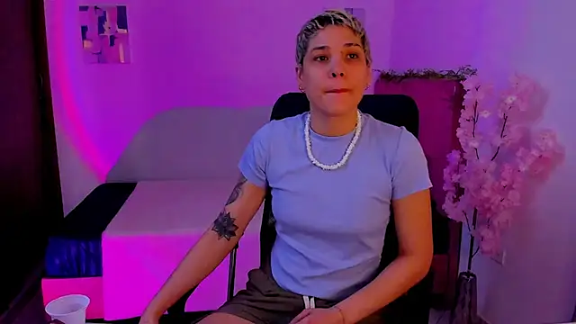 Charlee pink online show from 11.05.25