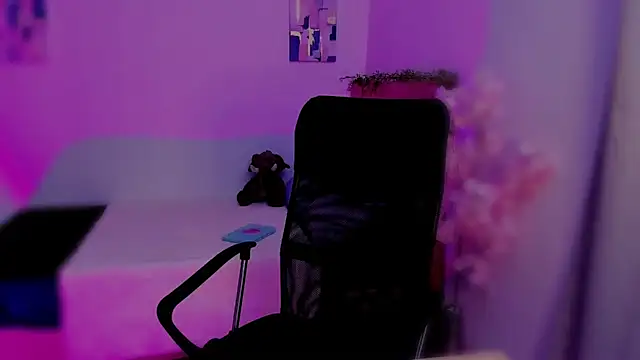 Charlee pink online show from 11.15.25