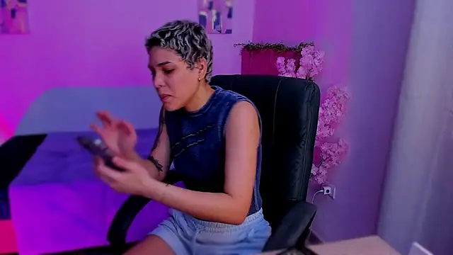 Charlee pink online show from 11.25.25