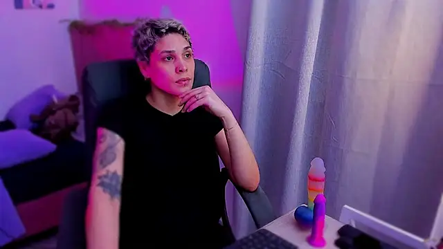 Charlee pink online show from 11.29.25