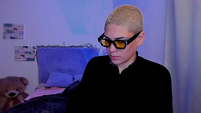 Charlee pink online show from 01.10.26