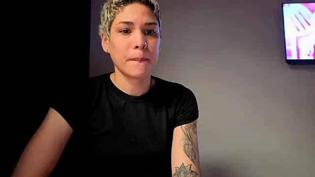 Charlee pink online show from 07.11.26