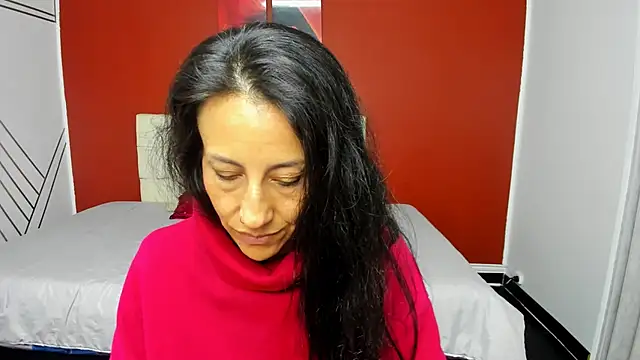 Snapshot of Abrillee1 chatting on 12.27.24 Abrillee1 online show from 12.27.24