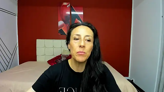 Snapshot of Abrillee1 chatting on 12.29.24 Abrillee1 online show from 12.29.24