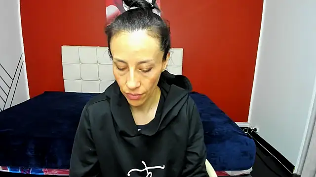 Snapshot of Abrillee1 chatting on 01.12.25 Abrillee1 online show from 01.12.25